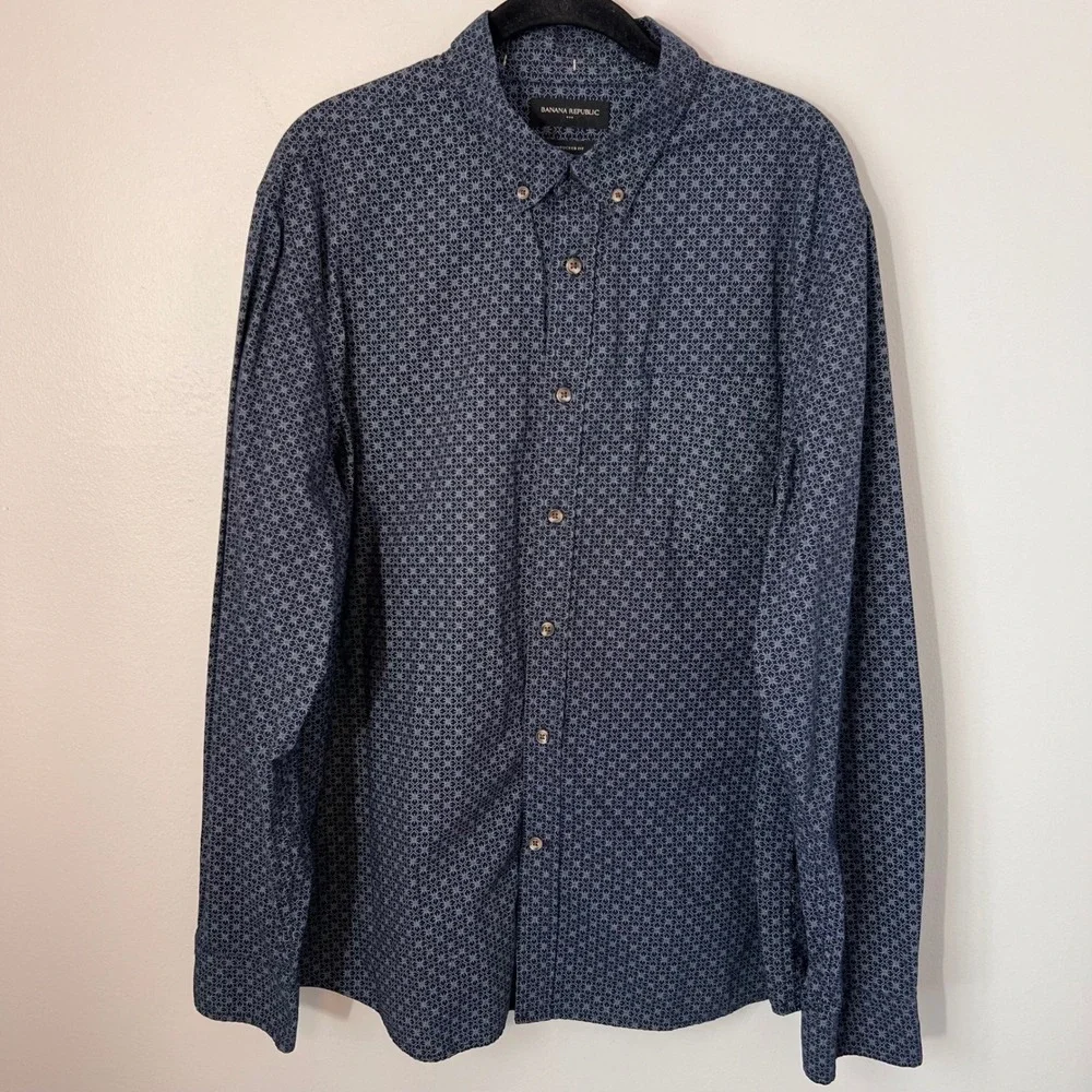 Banana Republic Untucked Fit Micro Geo Print Shirt Mens Cotton Button Down XL